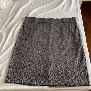 Cute Black and White chevron design A-Line skirt XL